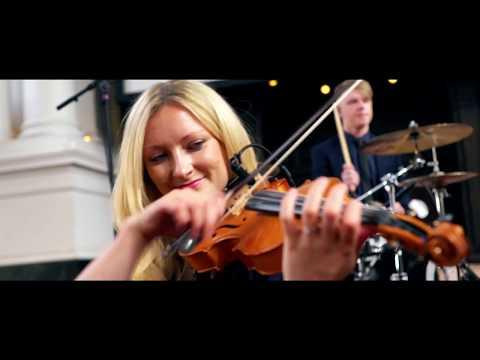 Skara Ceilidh Band: Strip the Willow